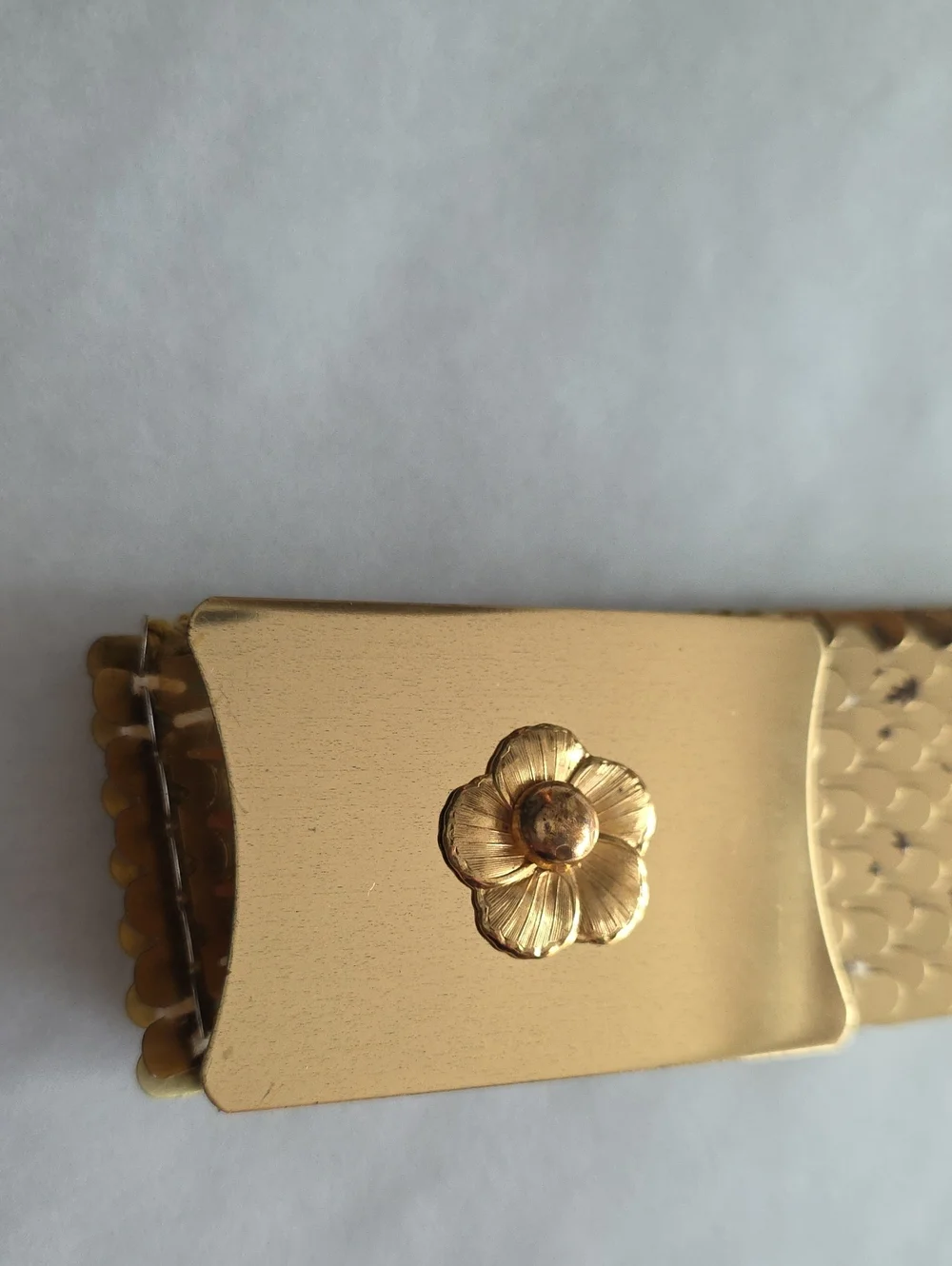 Vintage 80s Gold Fish Scale Stretch Belt Metallic Disco Glam Flower Buckle